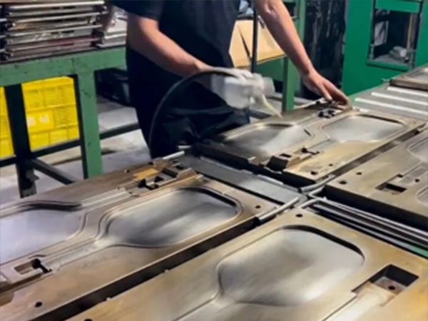 From Manufacturing to Service: Diversified Exploration of China‘s Sports Goods Industry